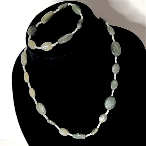 Jadeite nephrite silver necklace & bracelet set - Picture 1 of 11